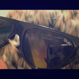 Quay Fashion Sunglasses EUC